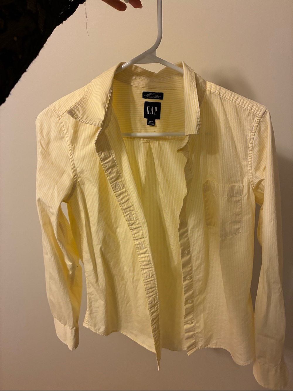 GAP Men’s Pale Yellow Stripe Long-Sleeve Button-Down Shirt